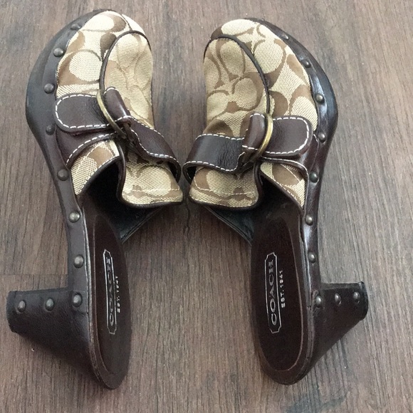 Coach Shoes Size 7.5 B, heel 2.3/4 “ - Picture 6 of 8